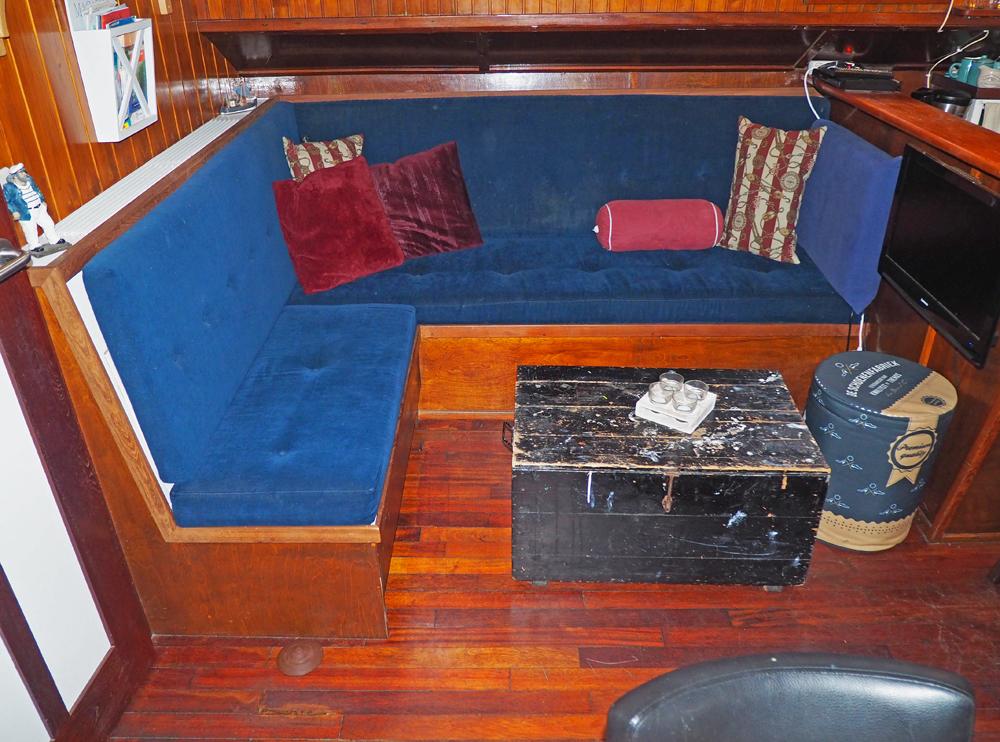 Saloon, Accommodation